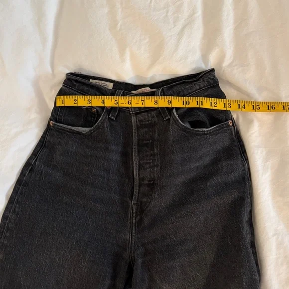 Levi’s Ribcage Jeans - Picture 7 of 8